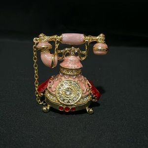 Art form fine collectibles Bonnie trinket box. Release No.1